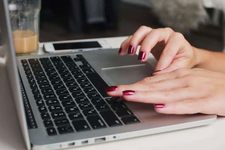 Ban phim laptop bi loan
