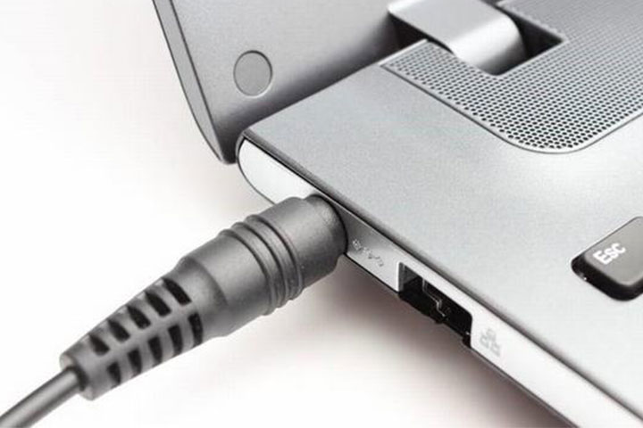 Cach sac pin laptop dung cach
