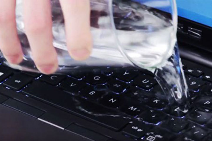 cach xu ly laptop bi vo nuoc